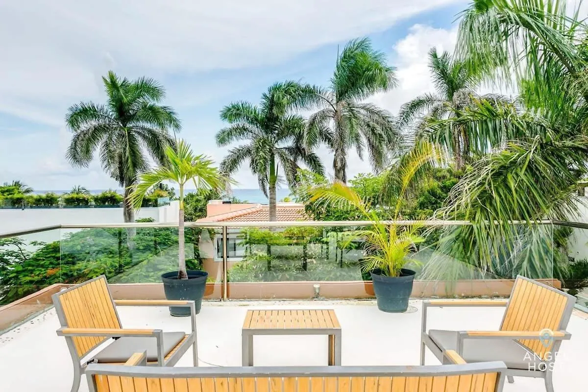 Hacienda-Style Villa With Private Pool Steps To Beach Playa del Carmen