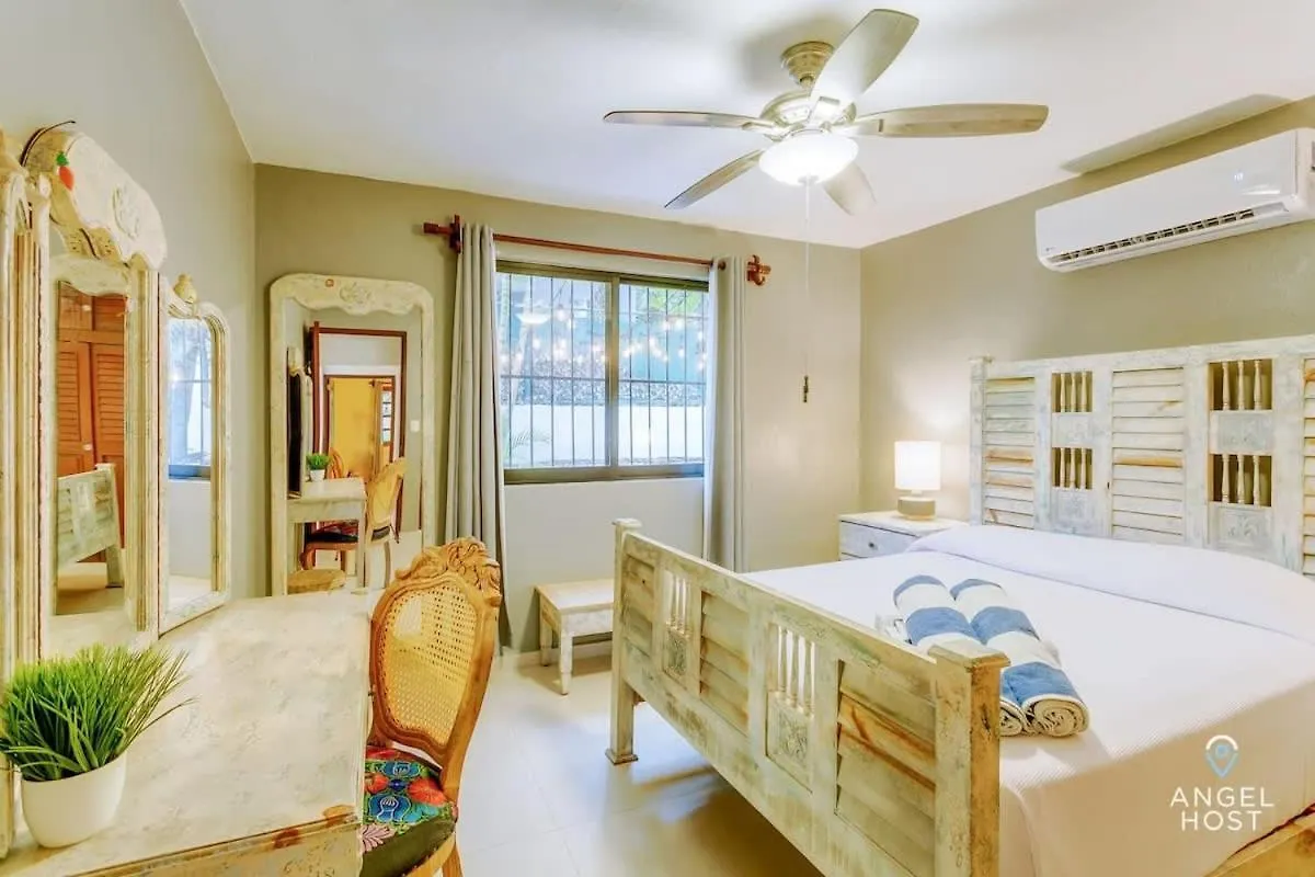 Hacienda-Style Villa With Private Pool Steps To Beach Playa del Carmen 0*,