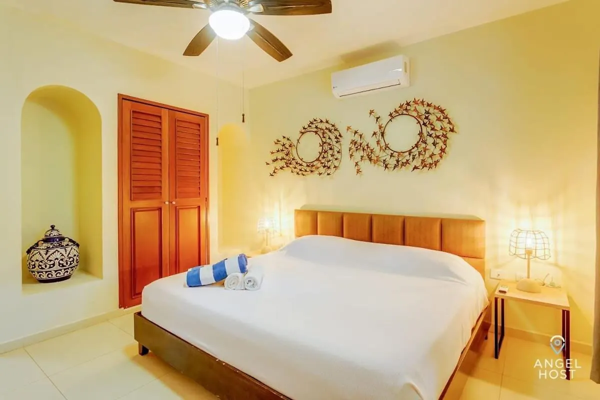 Hacienda-Style Villa With Private Pool Steps To Beach Playa del Carmen Meksyk