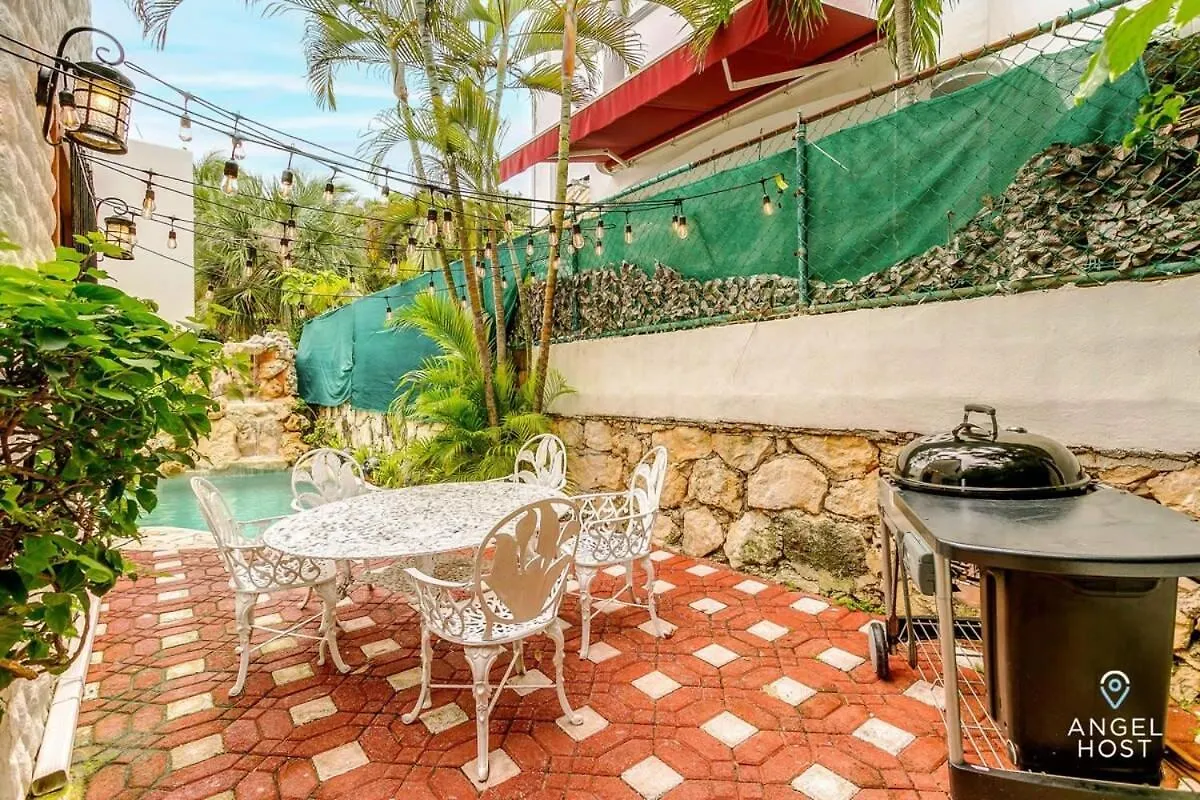 Hacienda-Style Villa With Private Pool Steps To Beach Playa del Carmen